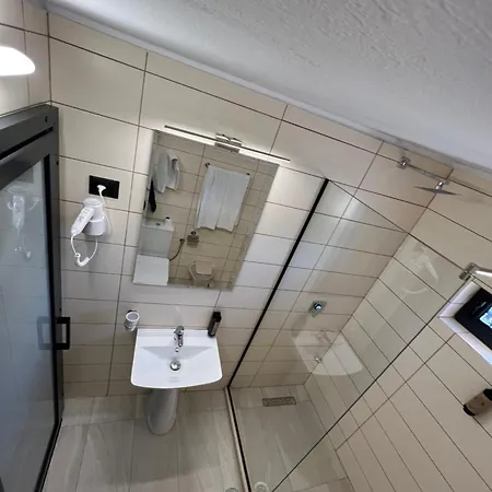 Primavera فندق 3*